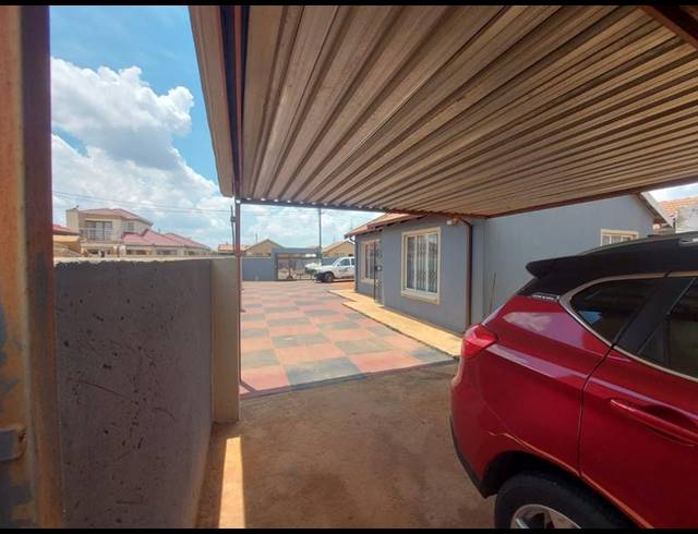 2 BEDROOM HOUSE FOR SALE IN PROTEA GLEN